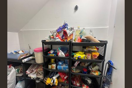 Casa de condomínio à venda com 112m², 3 quartos e 2 vagasDespensa