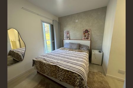 Casa de condomínio à venda com 112m², 3 quartos e 2 vagasSuíte