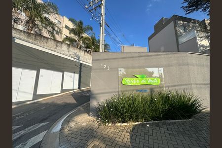 Casa de condomínio à venda com 112m², 3 quartos e 2 vagasPortaria