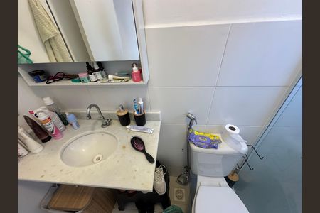 Casa de condomínio à venda com 112m², 3 quartos e 2 vagasBanheiro da Suíte