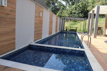 Casa de condomínio à venda com 112m², 3 quartos e 2 vagasÁrea comum - Piscina