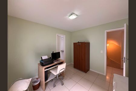 Casa de condomínio à venda com 203m², 5 quartos e 3 vagas Casa de condomínio à venda com 203m², 5 quartos e 3 vagasSuíte 3 (Canadense)