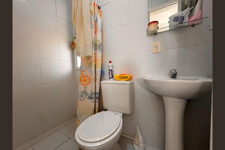 Casa de condomínio à venda com 203m², 5 quartos e 3 vagas Casa de condomínio à venda com 203m², 5 quartos e 3 vagasÁrea de Serviço - Banheiro