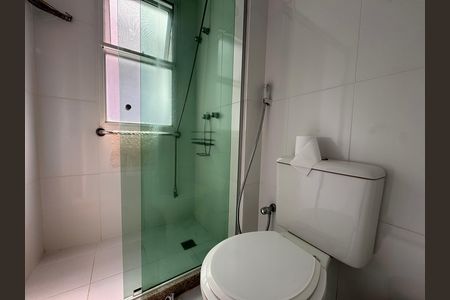 Casa de condomínio à venda com 203m², 5 quartos e 3 vagas Casa de condomínio à venda com 203m², 5 quartos e 3 vagasBanheiro Suítes Canadenses
