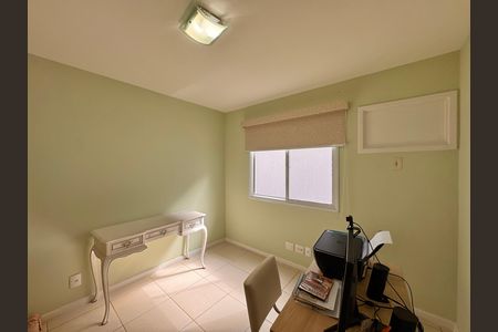 Casa de condomínio à venda com 203m², 5 quartos e 3 vagas Casa de condomínio à venda com 203m², 5 quartos e 3 vagasSuíte 3 (Canadense)