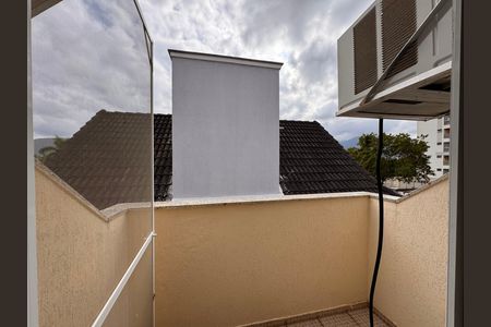 Casa de condomínio à venda com 203m², 5 quartos e 3 vagas Casa de condomínio à venda com 203m², 5 quartos e 3 vagasSuíte 5 - Varanda