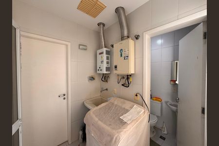 Casa de condomínio à venda com 203m², 5 quartos e 3 vagas Casa de condomínio à venda com 203m², 5 quartos e 3 vagasÁrea de Serviço