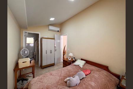 Casa de condomínio à venda com 203m², 5 quartos e 3 vagas Casa de condomínio à venda com 203m², 5 quartos e 3 vagasSuíte 1