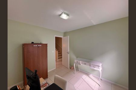 Casa de condomínio à venda com 203m², 5 quartos e 3 vagas Casa de condomínio à venda com 203m², 5 quartos e 3 vagasSuíte 3 (Canadense)