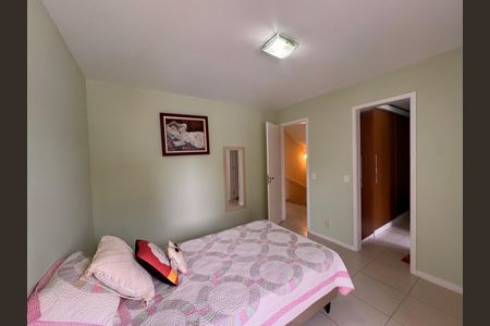 Casa de condomínio à venda com 203m², 5 quartos e 3 vagas Casa de condomínio à venda com 203m², 5 quartos e 3 vagasSuíte 4