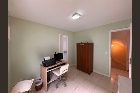 Casa de condomínio à venda com 203m², 5 quartos e 3 vagas Casa de condomínio à venda com 203m², 5 quartos e 3 vagasSuíte 3 (Canadense)