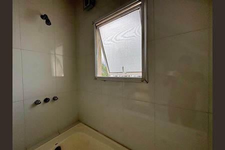 Casa de condomínio à venda com 203m², 5 quartos e 3 vagas Casa de condomínio à venda com 203m², 5 quartos e 3 vagasSuíte 5 - Banheiro