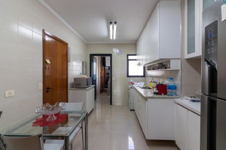 Apartamento à venda com 130m², 3 quartos e 2 vagas Apartamento à venda com 130m², 3 quartos e 2 vagasCozinha