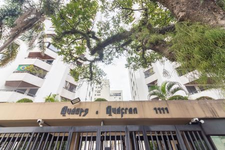 Apartamento à venda com 130m², 3 quartos e 2 vagas Apartamento à venda com 130m², 3 quartos e 2 vagasFachada
