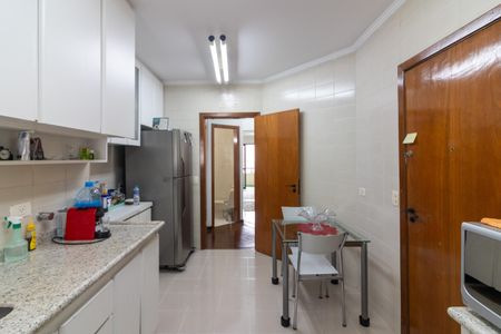 Apartamento à venda com 130m², 3 quartos e 2 vagas Apartamento à venda com 130m², 3 quartos e 2 vagasCozinha
