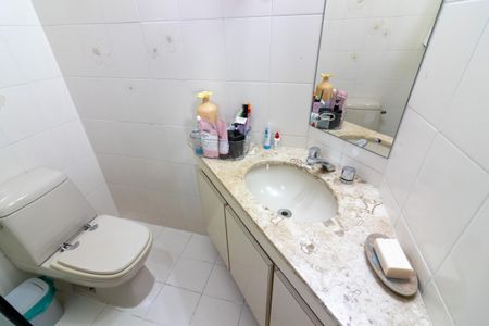 Apartamento à venda com 130m², 3 quartos e 2 vagas Apartamento à venda com 130m², 3 quartos e 2 vagasBanheiro da Suíte 2