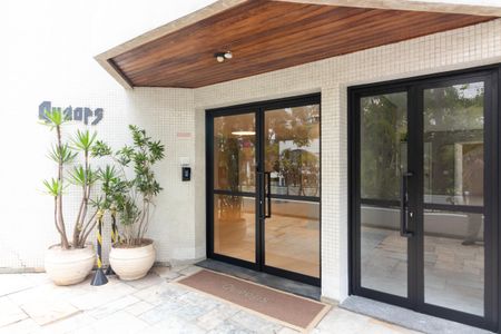 Apartamento à venda com 130m², 3 quartos e 2 vagas Apartamento à venda com 130m², 3 quartos e 2 vagasEntrada