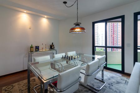 Apartamento à venda com 130m², 3 quartos e 2 vagas Apartamento à venda com 130m², 3 quartos e 2 vagasSala de Jantar