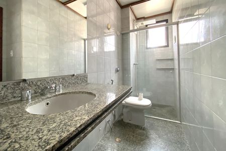 Apartamento para alugar com 150m², 2 quartos e 1 vaga Apartamento para alugar com 150m², 2 quartos e 1 vagaBanheiro da Suíte 1