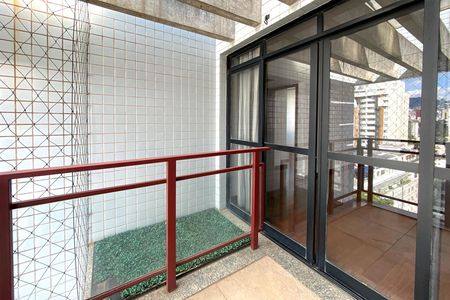 Apartamento para alugar com 150m², 2 quartos e 1 vaga Apartamento para alugar com 150m², 2 quartos e 1 vagaVaranda da Sala