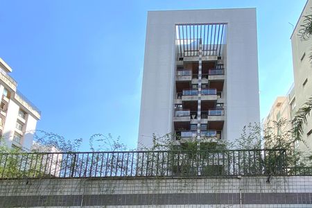 Apartamento para alugar com 150m², 2 quartos e 1 vaga Apartamento para alugar com 150m², 2 quartos e 1 vagaFachada