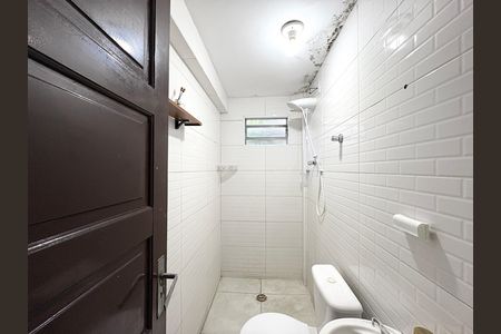 Casa para alugar com 50m², 2 quartos e sem vaga Casa para alugar com 50m², 2 quartos e sem vagaBanheiro