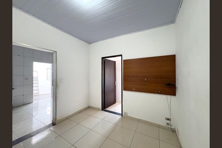 Sala de casa para alugar com 2 quartos, 50m² em Piqueri, São Paulo