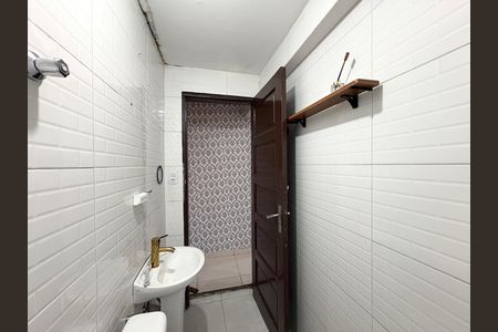 Casa para alugar com 50m², 2 quartos e sem vaga Casa para alugar com 50m², 2 quartos e sem vagaBanheiro