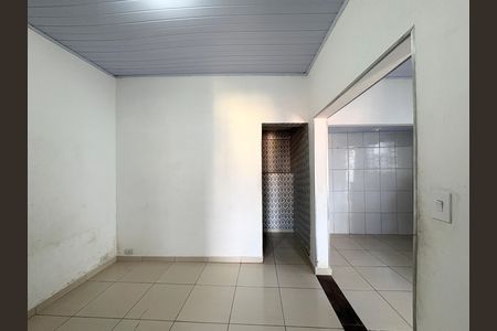 Casa para alugar com 50m², 2 quartos e sem vaga Casa para alugar com 50m², 2 quartos e sem vagaSala