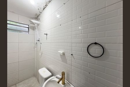 Casa para alugar com 50m², 2 quartos e sem vaga Casa para alugar com 50m², 2 quartos e sem vagaBanheiro