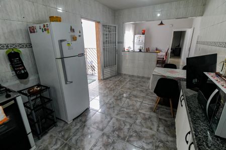 Casa à venda com 100m², 3 quartos e 4 vagas Casa à venda com 100m², 3 quartos e 4 vagasCozinha - Armários
