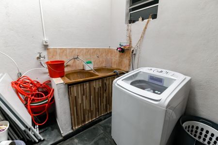 Casa à venda com 100m², 3 quartos e 4 vagas Casa à venda com 100m², 3 quartos e 4 vagasÁrea de Serviço