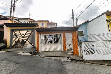 Casa à venda com 100m², 3 quartos e 4 vagas Casa à venda com 100m², 3 quartos e 4 vagasFachada
