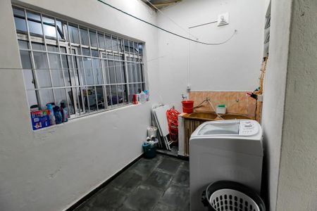 Casa à venda com 100m², 3 quartos e 4 vagas Casa à venda com 100m², 3 quartos e 4 vagasÁrea de Serviço