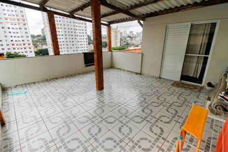 Casa à venda com 100m², 3 quartos e 4 vagas Casa à venda com 100m², 3 quartos e 4 vagasVaranda