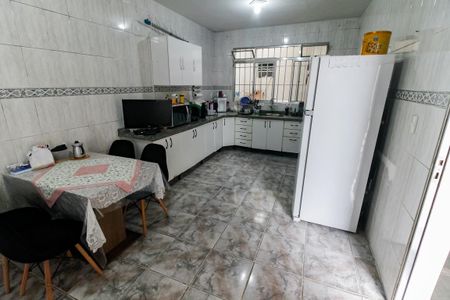 Casa à venda com 100m², 3 quartos e 4 vagas Casa à venda com 100m², 3 quartos e 4 vagasCozinha - Armários