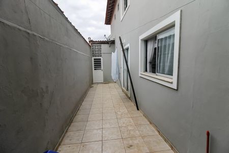 Casa à venda com 100m², 3 quartos e 4 vagas Casa à venda com 100m², 3 quartos e 4 vagasQuintal