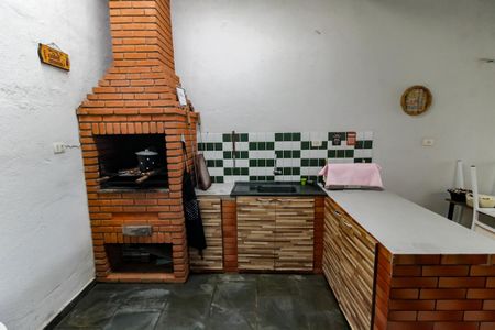 Casa à venda com 100m², 3 quartos e 4 vagas Casa à venda com 100m², 3 quartos e 4 vagasÁrea comum - Churrasqueira