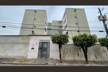 Apartamento para alugar com 57m², 2 quartos e 1 vaga Apartamento para alugar com 57m², 2 quartos e 1 vagaFachada