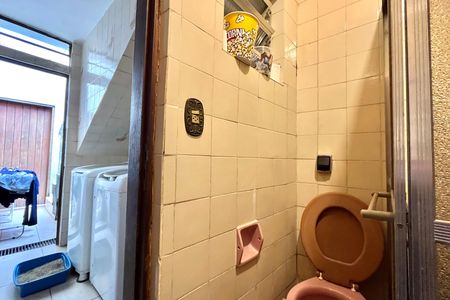 Casa à venda com 145m², 3 quartos e 1 vaga Casa à venda com 145m², 3 quartos e 1 vagaBanheiro de serviço