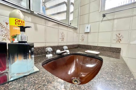 Casa à venda com 145m², 3 quartos e 1 vaga Casa à venda com 145m², 3 quartos e 1 vagaBanheiro Corredor