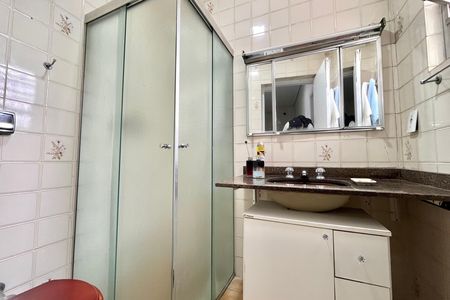 Casa à venda com 145m², 3 quartos e 1 vaga Casa à venda com 145m², 3 quartos e 1 vagaBanheiro Corredor