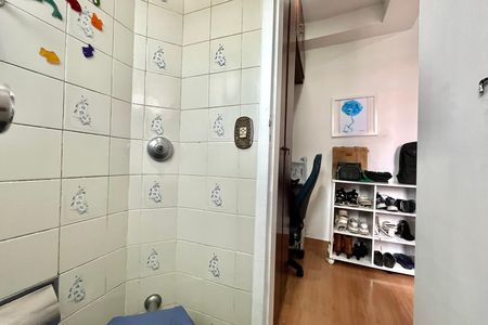 Casa à venda com 145m², 3 quartos e 1 vaga Casa à venda com 145m², 3 quartos e 1 vagaBanheiro da Suíte