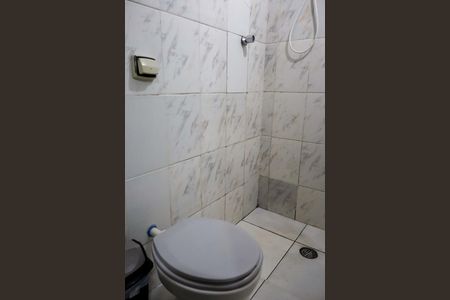 Casa à venda com 40m², 4 quartos e sem vaga Casa à venda com 40m², 4 quartos e sem vagaBanheiro