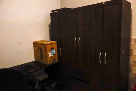 Casa à venda com 40m², 4 quartos e sem vaga Casa à venda com 40m², 4 quartos e sem vagaQuarto 1