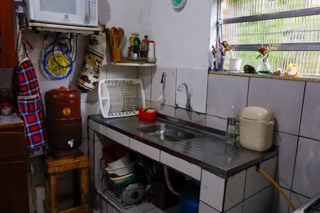 Casa à venda com 40m², 4 quartos e sem vaga Casa à venda com 40m², 4 quartos e sem vagaCozinha