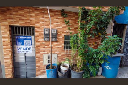 Casa à venda com 40m², 4 quartos e sem vaga Casa à venda com 40m², 4 quartos e sem vagaFachada