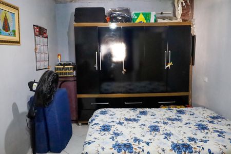 Casa à venda com 40m², 4 quartos e sem vaga Casa à venda com 40m², 4 quartos e sem vagaQuarto 4