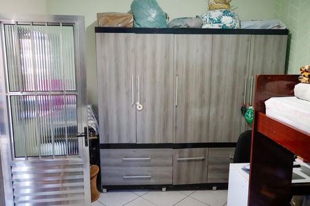 Casa à venda com 40m², 4 quartos e sem vaga Casa à venda com 40m², 4 quartos e sem vagaQuarto 3