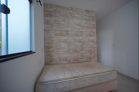 Quarto de apartamento para alugar com 1 quarto, 30m² em Serraria, São José